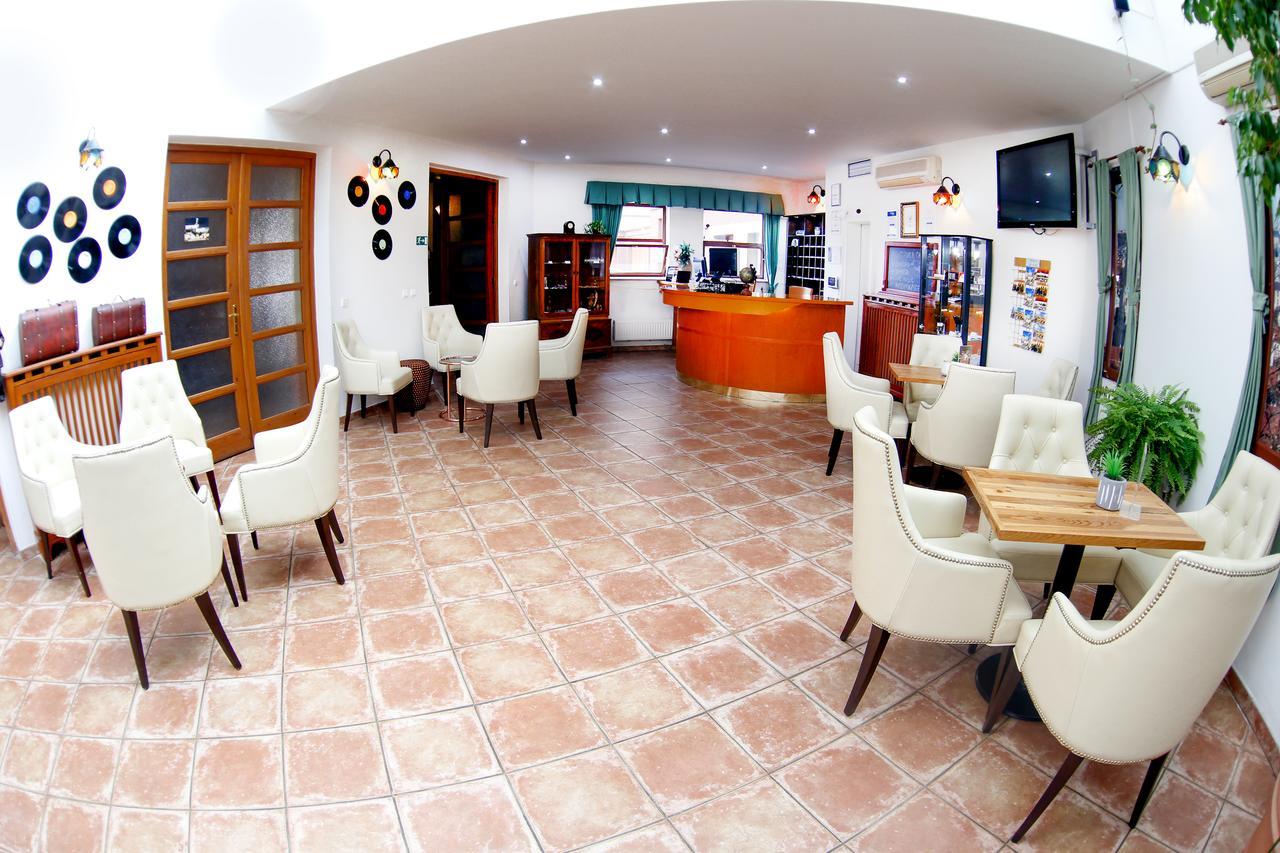 Hotel Nabucco Prague Ngoại thất bức ảnh